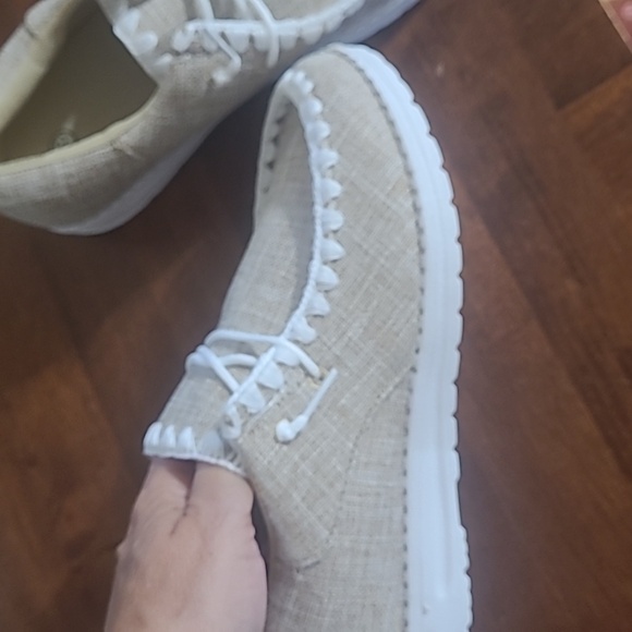 Whipstitch Sneaker 7 - Picture 3 of 6